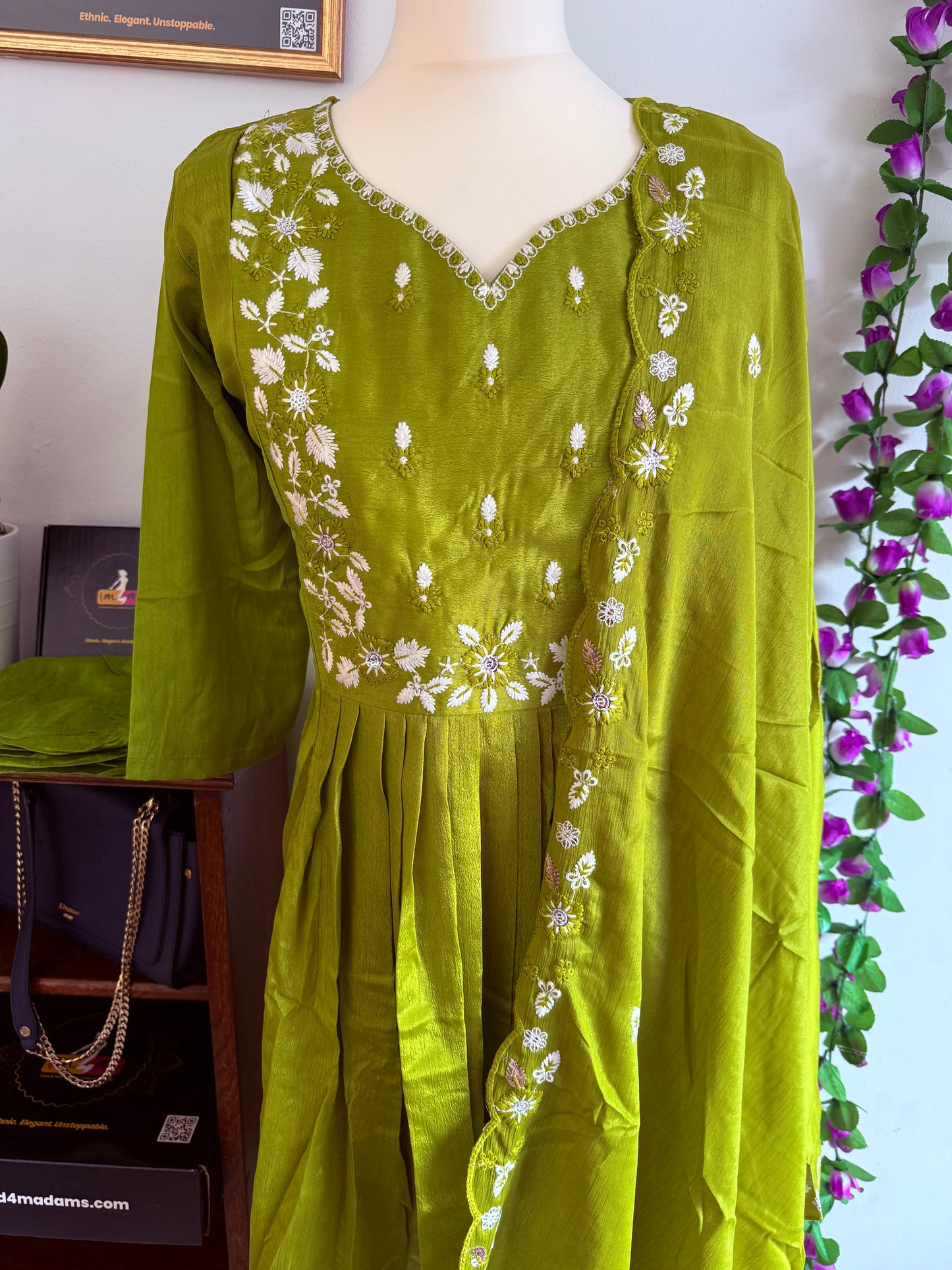 Beautiful embroidery Anarkali Chinon 3 Piece Set - Green