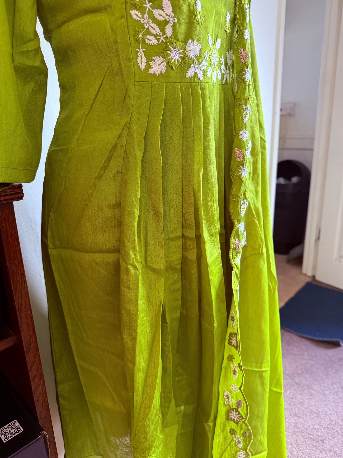 Beautiful embroidery Anarkali Chinon 3 Piece Set - Green