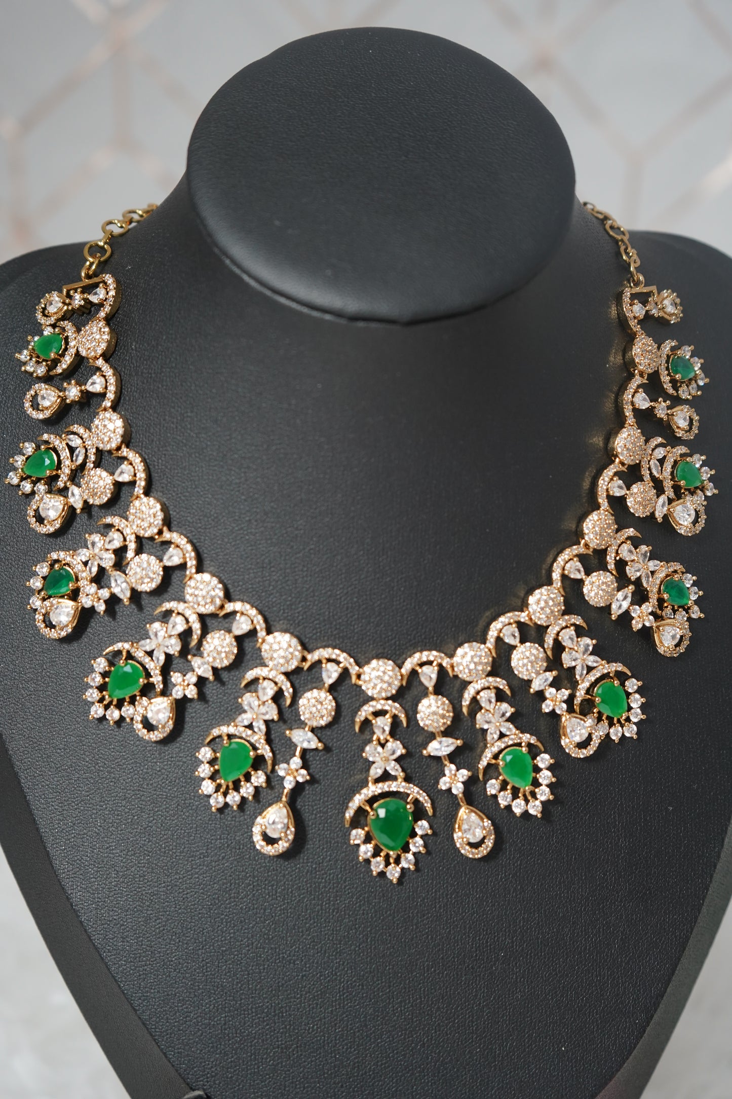 Diamond alike Short Necklace Set Green Stone 18