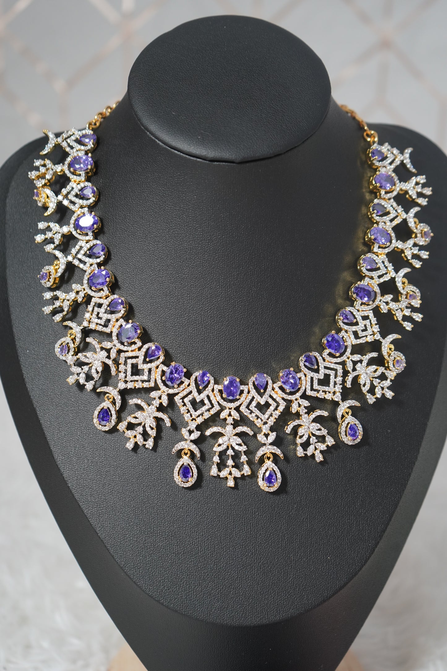 Chocker style necklace set with sparkling white stones - Purple