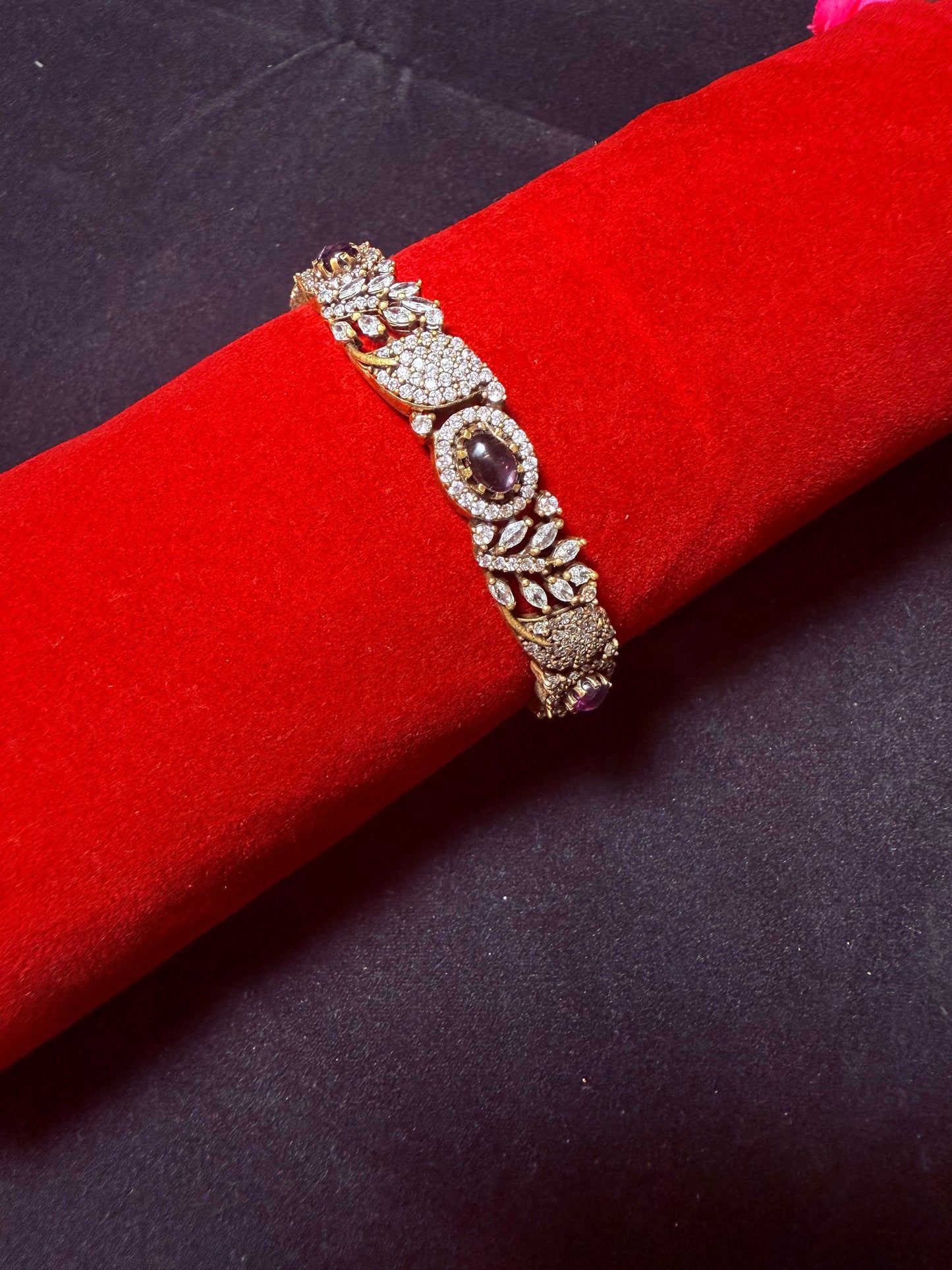 Premium Quality- Diamond Alike Finish Single Bangle