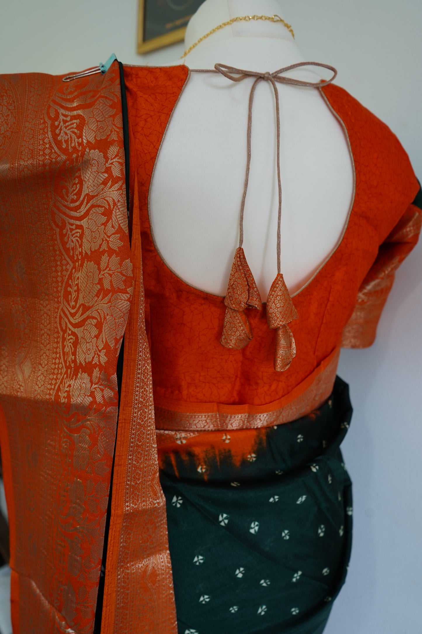 Bandhini dola silk saree with stitched blouse - Green & Orange