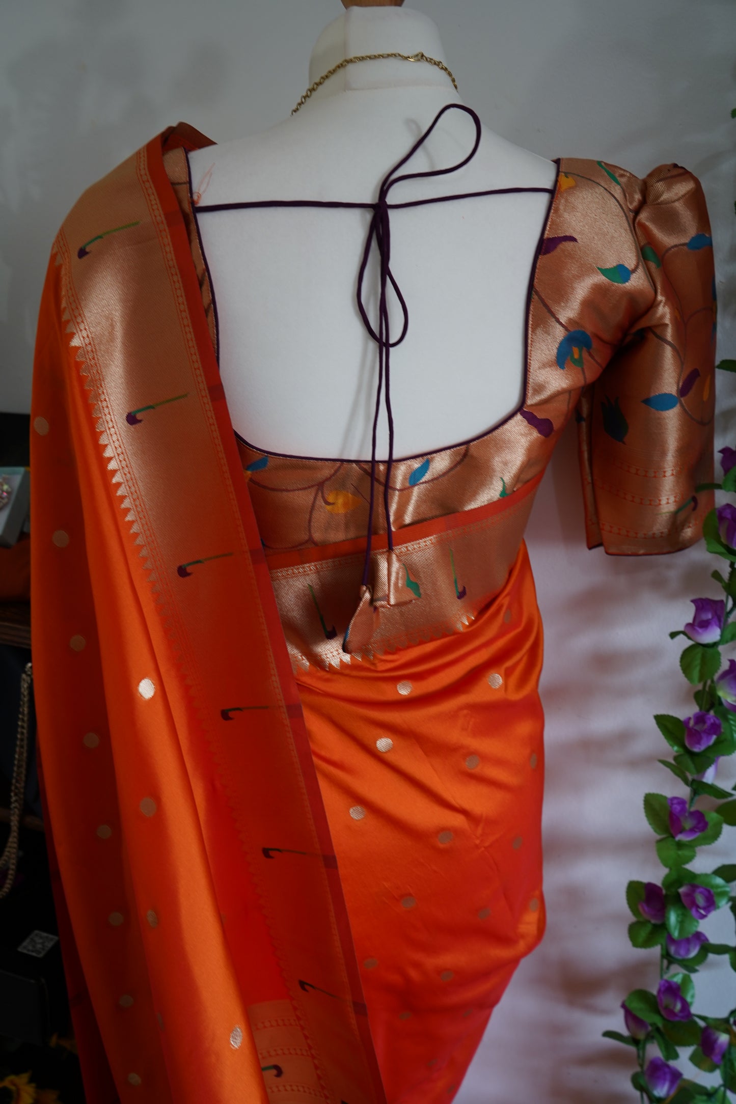 Meena Weaving Paithani Pattu Saree with Dollar Butti – Orange