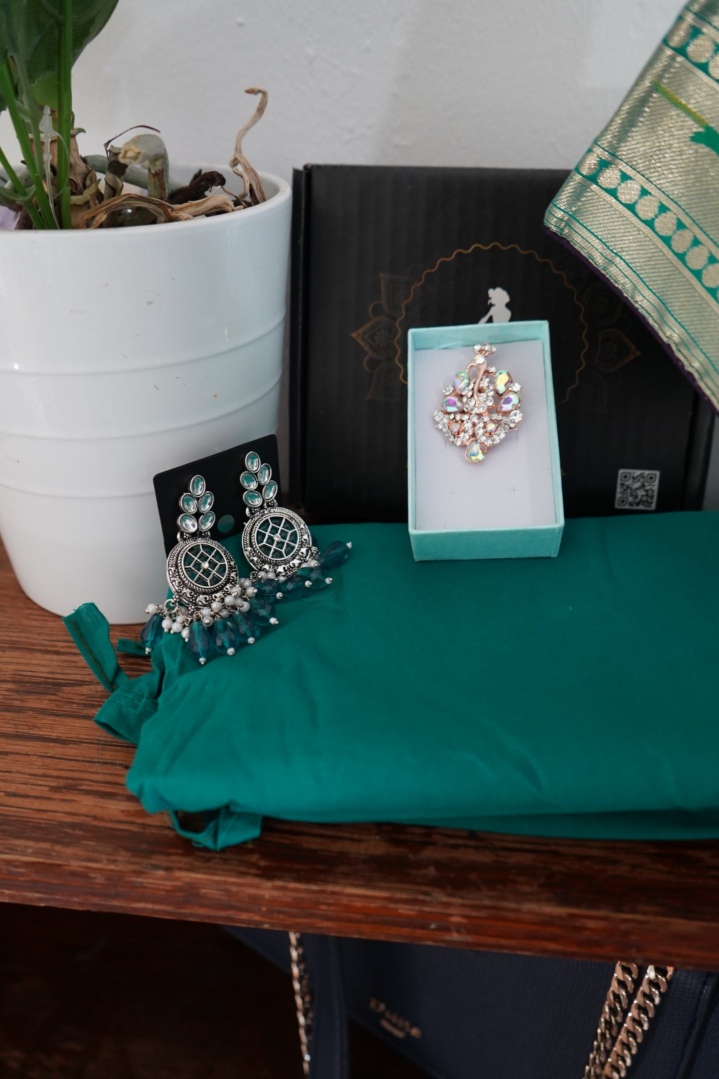 Meena weaving paithani silk with dollar buttis, woven floral pallu saree with stitched blouse – Sea Green