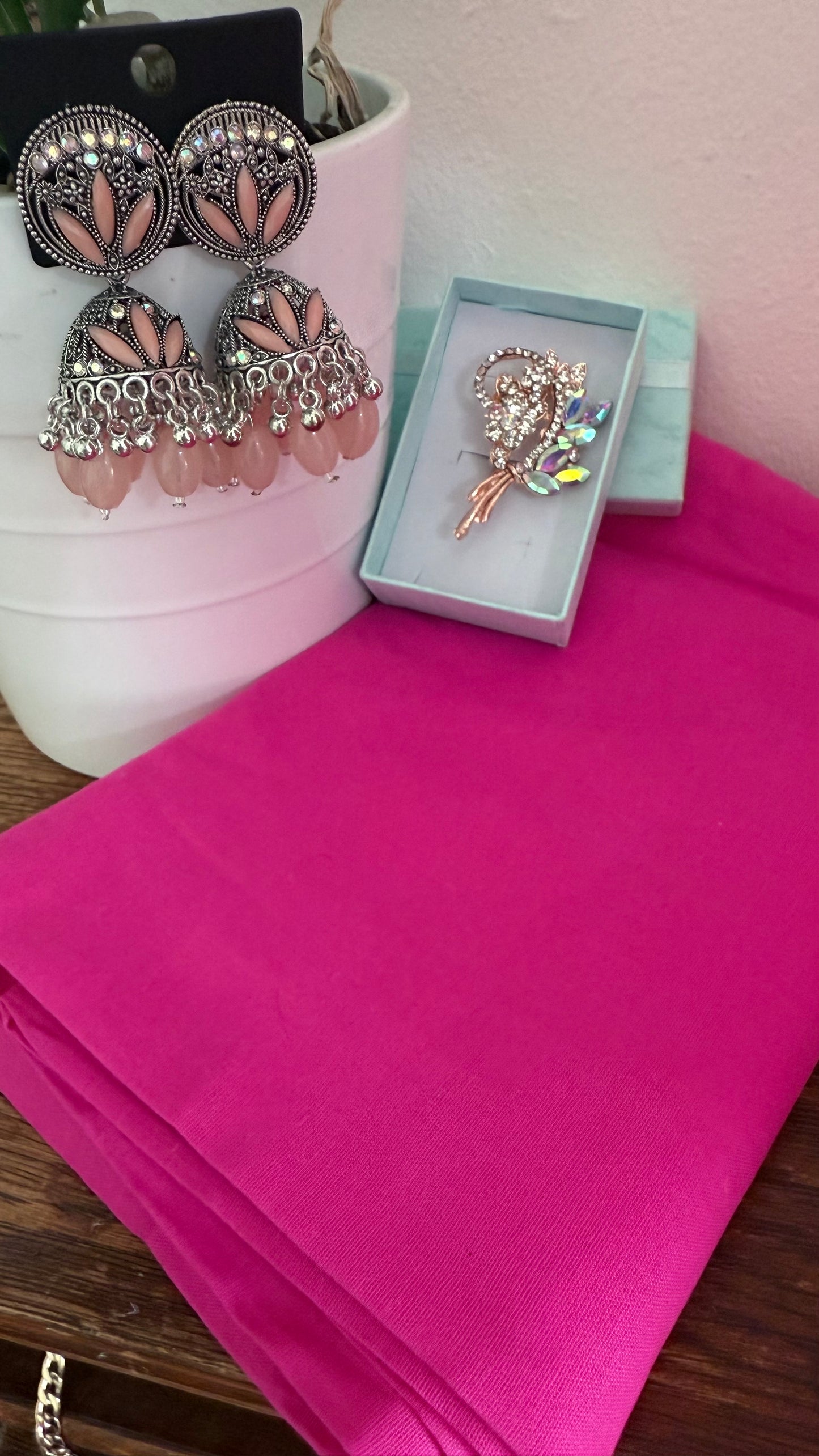 Stunning lightweight Soft Organza Saree Combo with Cutwork border with gold beads-Pink