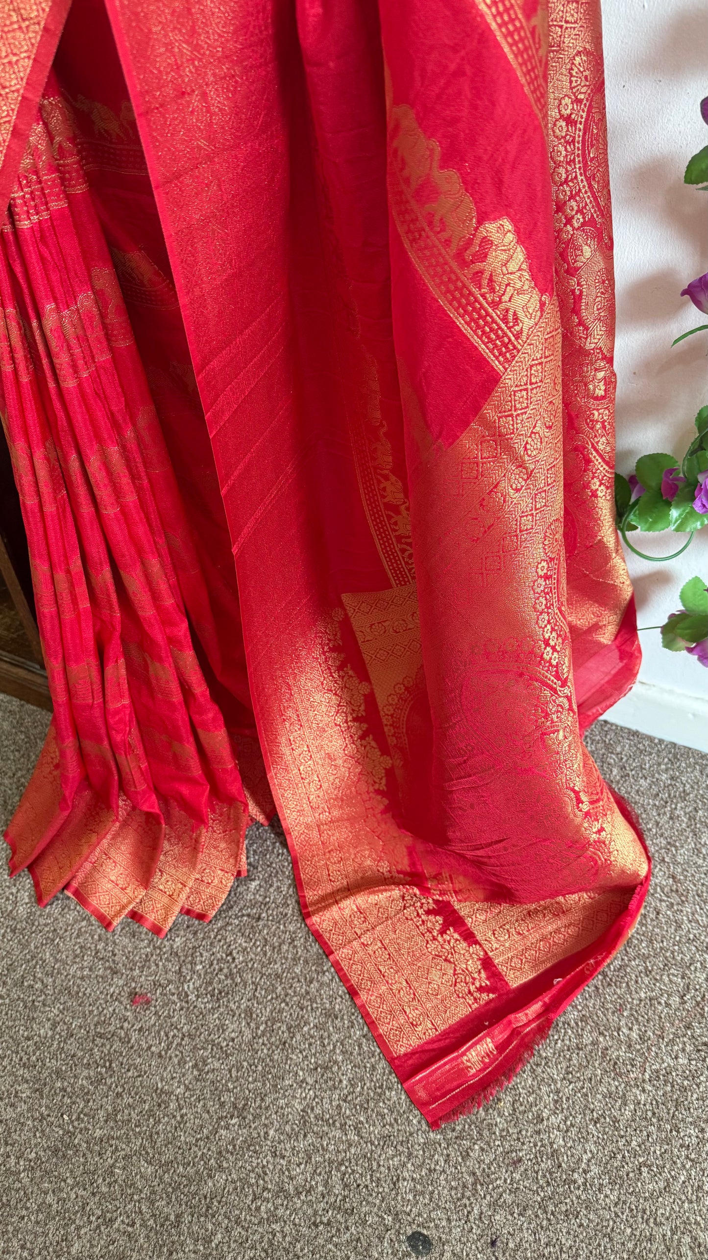 Rich look Moonga Silk Saree with gold zari weaving, Contract Blouse-Red and Green