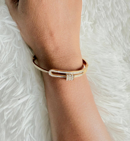 Stylish Round Openable Bracelet in 304 Stainless Steel with Sparkling Water Diamonds