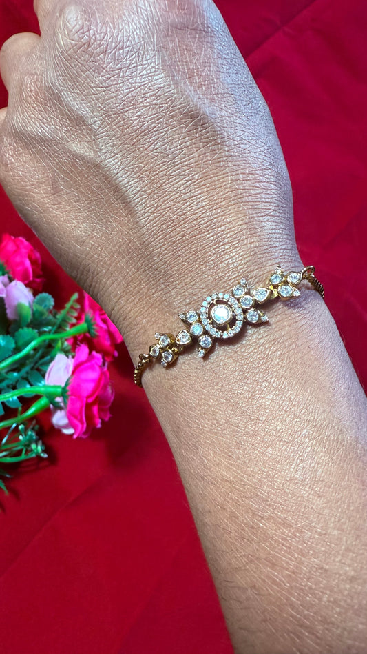 Elegant Adjustable Chain Bracelet with Floral deign β Perfect for Girls & Teens