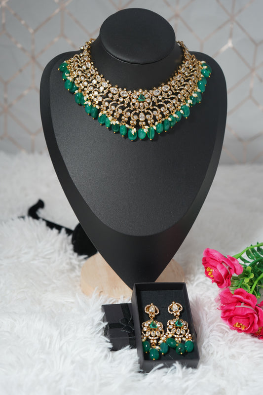 Emerald drop choker necklace, featuring Victorian polish - Green