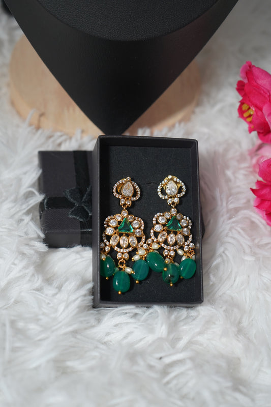 Emerald drop choker necklace, featuring Victorian polish - Green