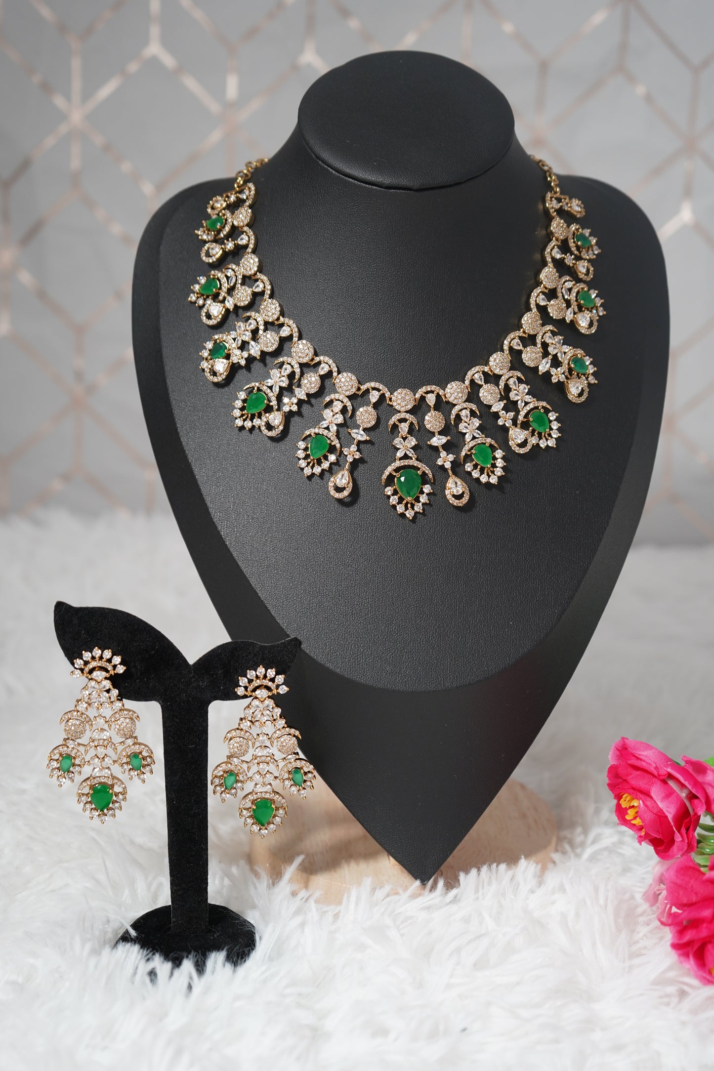 Diamond alike Short Necklace Set Green Stone 18
