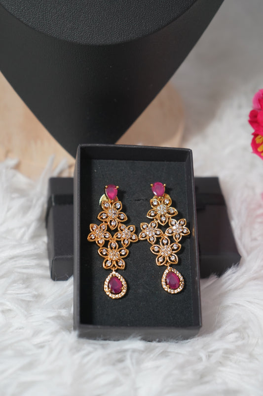 Graceful necklace with a pink stone centerpiece