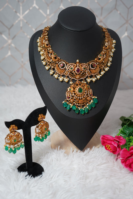 Beautiful short necklace set in green and pink with micro gold plating - Green & Pink