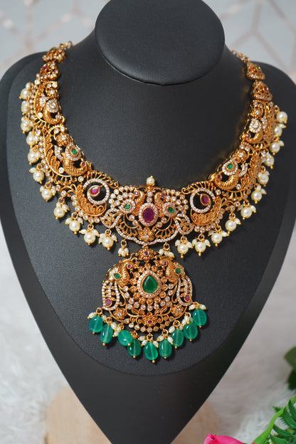 Beautiful short necklace set in green and pink with micro gold plating - Green & Pink