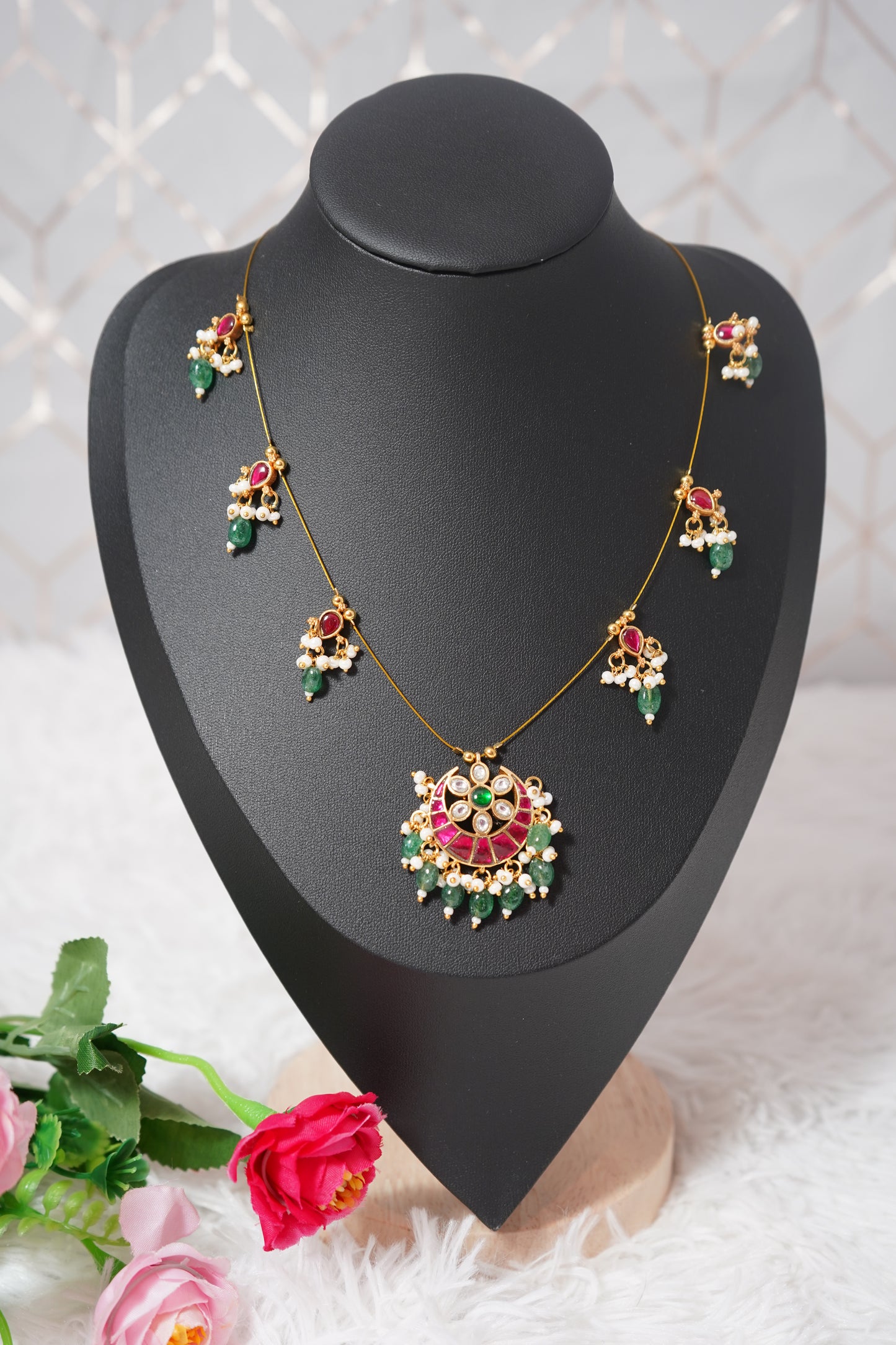 Elegant chain with chandbali pendant in Kemp Jadau Kundan detailing