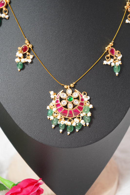 Elegant chain with chandbali pendant in Kemp Jadau Kundan detailing