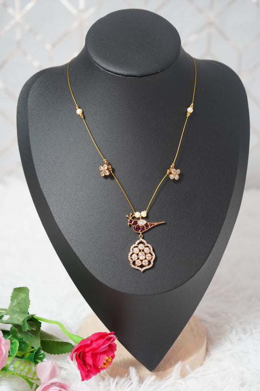 Invisible chain with delicate bird detailing and pink accent, elegant look - Pink