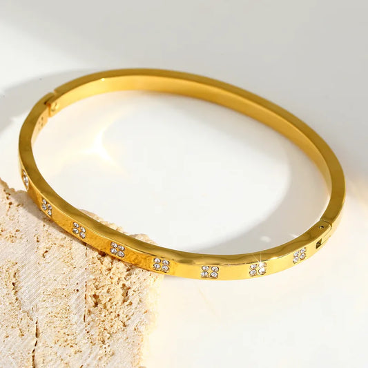 Elegant Stainless Steel Bracelet for Women – 18K Gold Accents with Zircon Flower Design