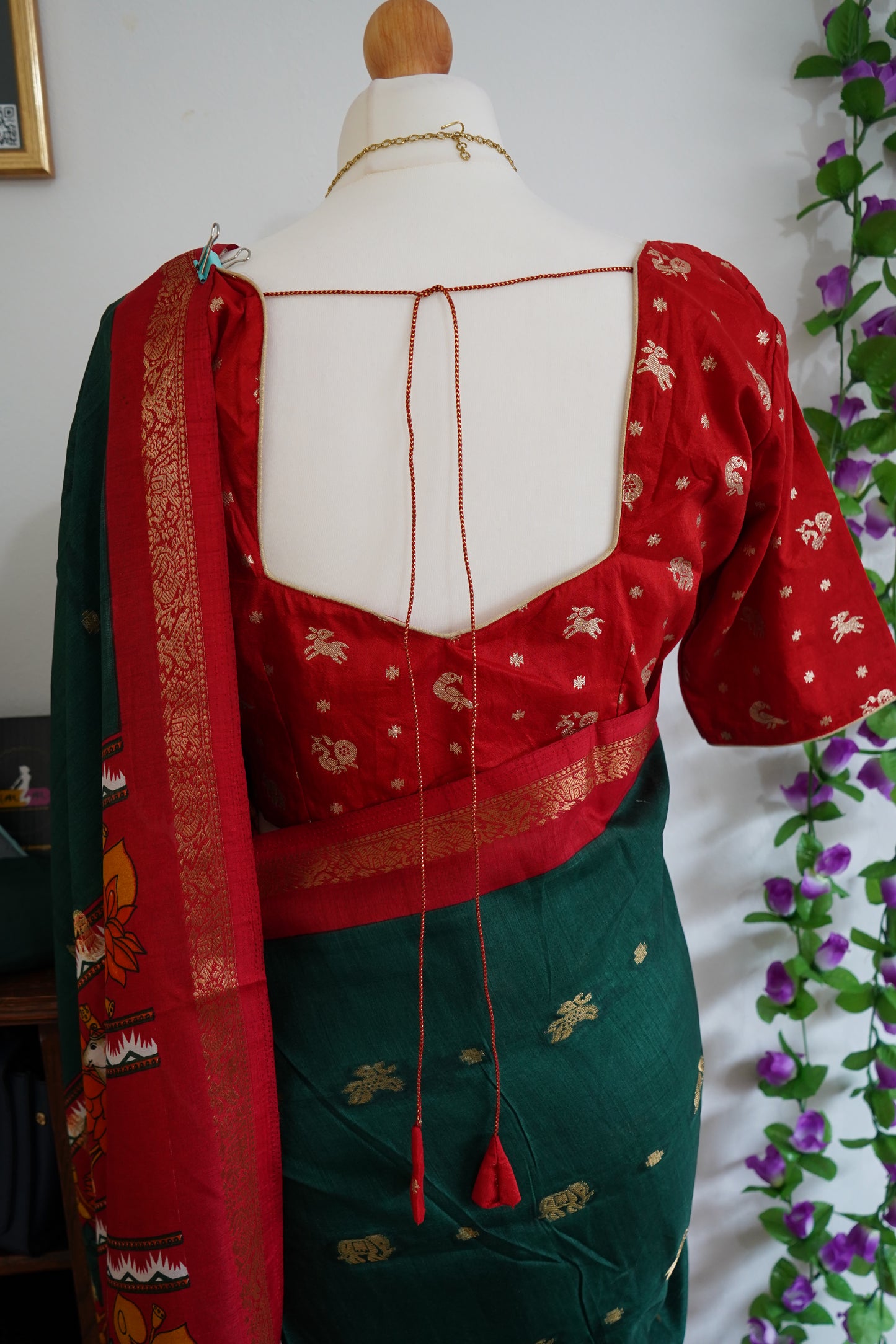 Handcrafted Cow Motif Green Mangalagiri Silk Saree with Stitched Blouse - Green Red